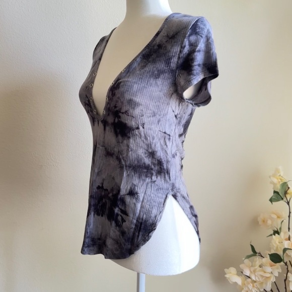 RINGOSTONE Short sleeve deep v-neck tee in softest cotton modal spandex shirt. S - Picture 2 of 7